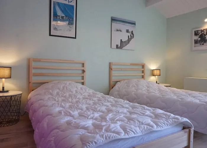 Ep000-029 3 Pieces Et Annexe- 6 Couchages - L'Epine (Vendee)